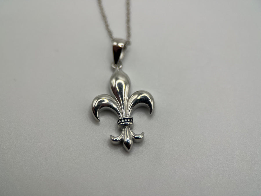 925 Silver Fleur de Lis Pendant// 925 Sterling Silver // Silver Fleur De Lise Pendant // French Arms Pendant